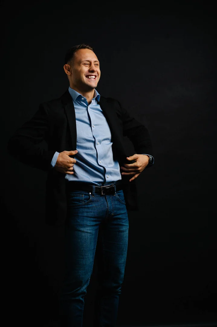 Alexander Bica, Medgrundare